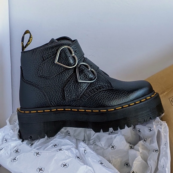 Dr Martens Devon Heart Leather Platform Boots - Picture 2 of 9